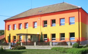Základní škola (Dolní Ředice)